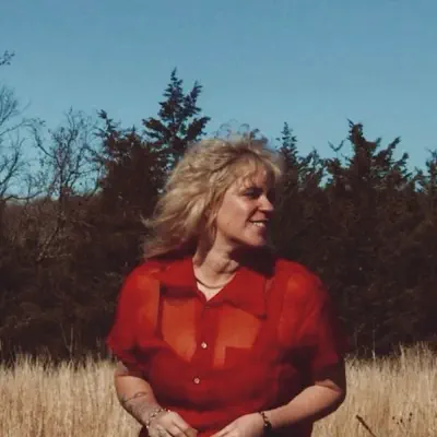 Listen to Nona Invie, watch music videos, read bio, see tour dates & more!