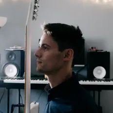 Jared Forth dinle, müzik videolarını izle, biyografisini oku, tur tarihlerini ve daha fazlasını gör!
