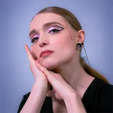 Écoutez TOLVY, regardez des vidéoclips, lisez la biographie, consultez les dates de tournée et plus encore !