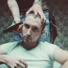 Luister naar MUTTLEE, bekijk muziekvideo's, lees de bio, bekijk de tourdata, en meer!