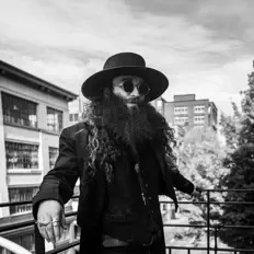 Dengarkan Lightnin' Luke, tonton video musik, baca bio, lihat tanggal tur & lainnya!