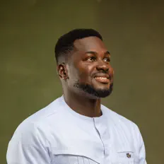 Hör dir Mawuli Denteh an, schau dir Musikvideos an, lies die Biografie, finde Tourdaten und mehr!