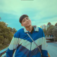 Ascolta undefined, guarda video musicali, leggi la biografia, vedi le date del tour & altro!