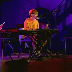 Posłuchaj wykonawcy Orel Funko, obejrzyj teledyski, przeczytaj biografię, zobacz daty tras koncertowych i nie tylko!