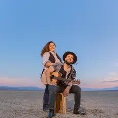 Dos de Leon dinle, müzik videolarını izle, biyografisini oku, tur tarihlerini ve daha fazlasını gör!