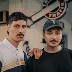 Dengarkan ENDE, tonton video musik, baca bio, lihat tanggal tur & lainnya!