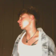 Écoutez VYSE, regardez des vidéoclips, lisez la biographie, consultez les dates de tournée et plus encore !