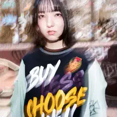 mzsrz을(를) 듣고, 뮤직 비디오를 보고, 약력을 읽고, 투어 일정 등을 확인하세요!
