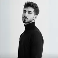 Hör dir undefined an, schau dir Musikvideos an, lies die Biografie, finde Tourdaten und mehr!