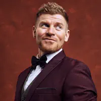 undefined을(를) 듣고, 뮤직 비디오를 보고, 약력을 읽고, 투어 일정 등을 확인하세요!