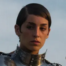 Écoutez Izzy Raye, regardez des vidéoclips, lisez la biographie, consultez les dates de tournée et plus encore !