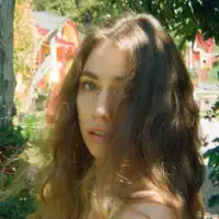 Escucha a undefined, mira vídeos musicales, lee la biografía, consulta fechas de giras y mucho más.