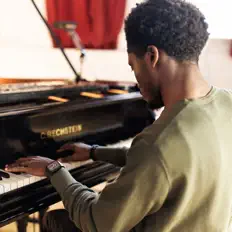 Escucha a Joshua Domfeh, mira vídeos musicales, lee la biografía, consulta fechas de giras y mucho más.