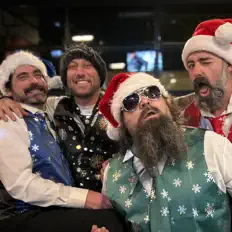 Carry The 9을(를) 듣고, 뮤직 비디오를 보고, 약력을 읽고, 투어 일정 등을 확인하세요!