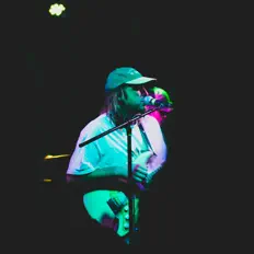Dengarkan Wet Bandits, tonton video musik, baca bio, lihat tanggal tur & lainnya!