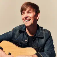 Hör dir undefined an, schau dir Musikvideos an, lies die Biografie, finde Tourdaten und mehr!