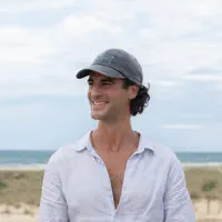 Escucha a undefined, mira vídeos musicales, lee la biografía, consulta fechas de giras y mucho más.