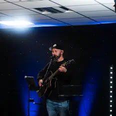 Poslechněte si interpreta A JESUS THING, sledujte hudební videa, přečtěte si životopis, podívejte se na data turné a další informace.