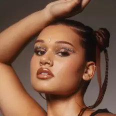 Luister naar RANI, bekijk muziekvideo's, lees de bio, bekijk de tourdata, en meer!