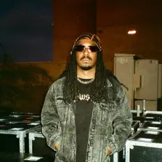 聆聽 Quintin Lamb、觀看音樂影片、閱讀小傳、查看巡演日期等！