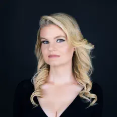 Sarah Moulton Faux을(를) 듣고, 뮤직 비디오를 보고, 약력을 읽고, 투어 일정 등을 확인하세요!