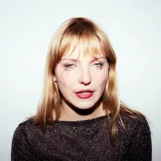 Escucha a Vio, mira videos musicales, lee su biografía, consulta las fechas de las gira y más.