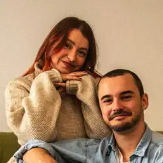 Jade & Josephを聴いたり、ミュージックビデオを鑑賞したり、経歴やツアー日程などを確認したりしましょう！