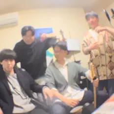 Écoutez Bluesy kangaroo, regardez des vidéoclips, lisez la biographie, consultez les dates de tournée et plus encore !