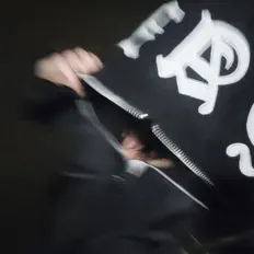 Ouça dystorted, assista a videoclipes, leia a biografia, veja as datas das turnês e mais!