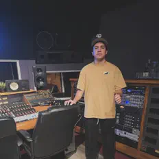 Ledwing Apodacaを聴いたり、ミュージックビデオを鑑賞したり、経歴やツアー日程などを確認したりしましょう！