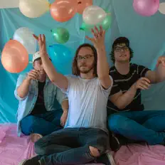Escucha a The Non-Professionals, mira videos musicales, lee su biografía, consulta las fechas de las gira y más.