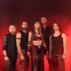 Elettra Stormを聴いたり、ミュージックビデオを鑑賞したり、経歴やツアー日程などを確認したりしましょう！