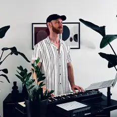 Hör dir Benedict Ammann an, schau dir Musikvideos an, lies die Biografie, finde Tourdaten und mehr!