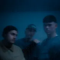 Hör dir undefined an, schau dir Musikvideos an, lies die Biografie, finde Tourdaten und mehr!