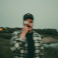 Posłuchaj wykonawcy OAKN, obejrzyj teledyski, przeczytaj biografię, zobacz daty tras koncertowych i nie tylko!