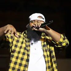 Iron Heart सुनें, म्यूज़िक वीडियो देखें, बायो पढ़ें, दौरे की तारीखें और बहुत कुछ देखें!