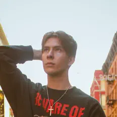 Poslechněte si interpreta Sawyer Sharbino, sledujte hudební videa, přečtěte si životopis, podívejte se na data turné a další informace.