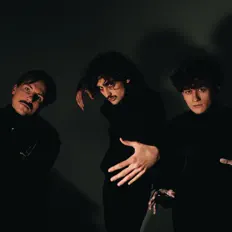 Ascolta есть что сказать, guarda video musicali, leggi la biografia, vedi le date del tour & altro!