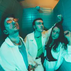 Dengarkan Ki Klop, tonton video musik, baca bio, lihat tanggal tur & lainnya!