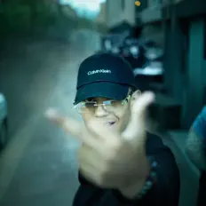 Bryam सुनें, म्यूज़िक वीडियो देखें, बायो पढ़ें, दौरे की तारीखें और बहुत कुछ देखें!