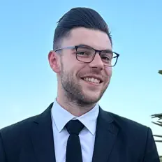 Dengarkan Steven Roho, tonton video musik, baca bio, lihat tanggal tur & lainnya!