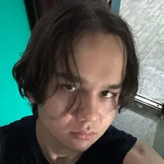 聆聽 HDH、觀看音樂影片、閱讀小傳、查看巡演日期等！