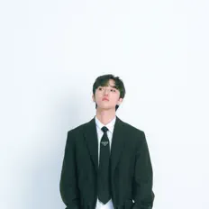 Ouça 104, assista a videoclipes, leia a biografia, veja as datas das turnês e mais!