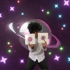 聆聽 L'amour Disco、觀看音樂影片、閱讀小傳、查看巡演日期等！