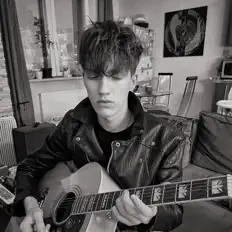 Escucha a Kartez, mira videos musicales, lee su biografía, consulta las fechas de las gira y más.