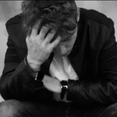 Ouve HAYES, vê vídeos de música, lê a biografia, vê as datas da digressão e muito mais!