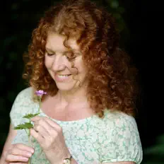 Ouve Polly Carter, vê vídeos de música, lê a biografia, vê as datas da digressão e muito mais!