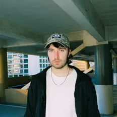 BRICKを聴いたり、ミュージックビデオを鑑賞したり、経歴やツアー日程などを確認したりしましょう！