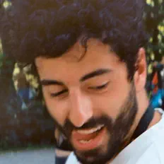 Dengarkan Dariush, tonton video musik, baca bio, lihat tanggal tur & lainnya!