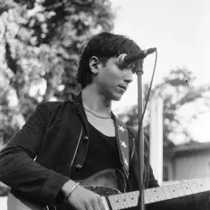 聆聽 Max Besta、觀看音樂影片、閱讀小傳、查看巡演日期等！